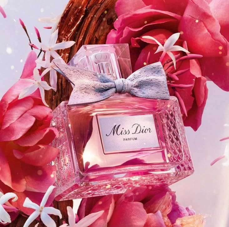 Miss Dior Eau de Parfum 100mlです Christian Dior Miss Dior Parfum 2024 - купить оригинальный парфюм