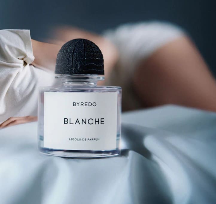 香水(ユニセックス) BYREDO BLANCHE ABSOLU DE PARFUM 50ml Byredo Blanche Absolu De Parfum - купить оригинальный парфюм в